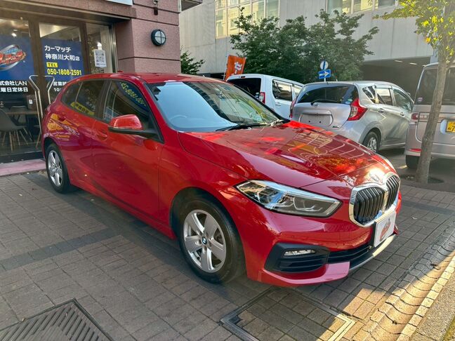 鮮やかな赤色、目立つ傷もなく綺麗な状態です！